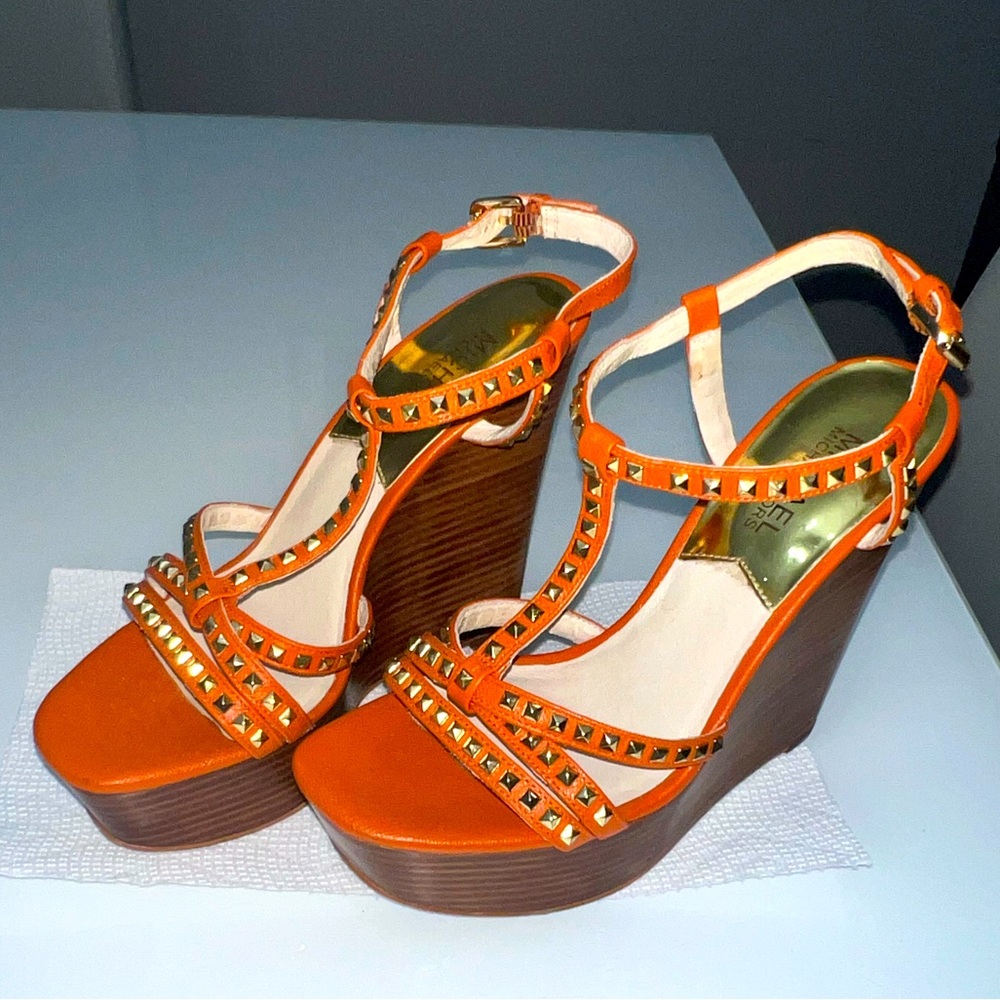 Michael Kors wedges orange & gold